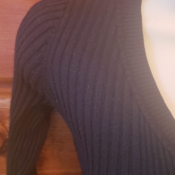 Pink rose sweater - Picture 3 of 11